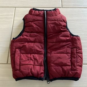 Reversible puffer vest